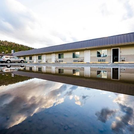 Oyo Riverside Inn John Day Or Eksteriør billede